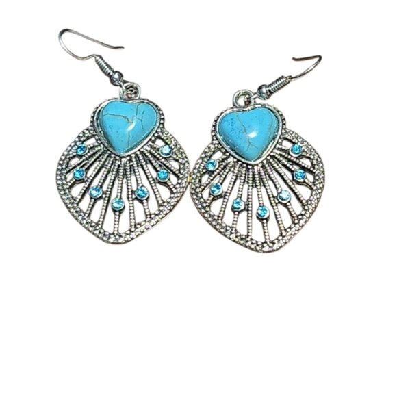 Recovered Southwest Indian-Inspired Turquoise Heart Necklace and Earrings Set - Picture 3 of 3